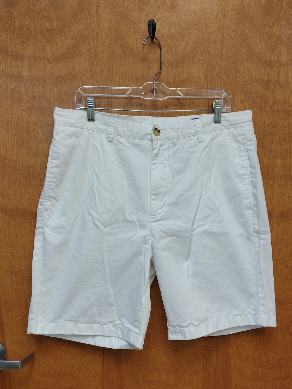 Vineyard Vines White Flat-Front Men's Club Short